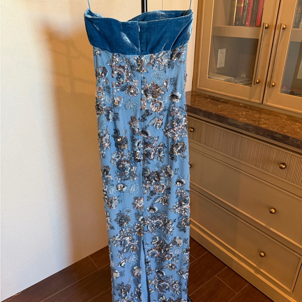 Elegant Strapless Blue Floral Dress - Picture 7 of 15